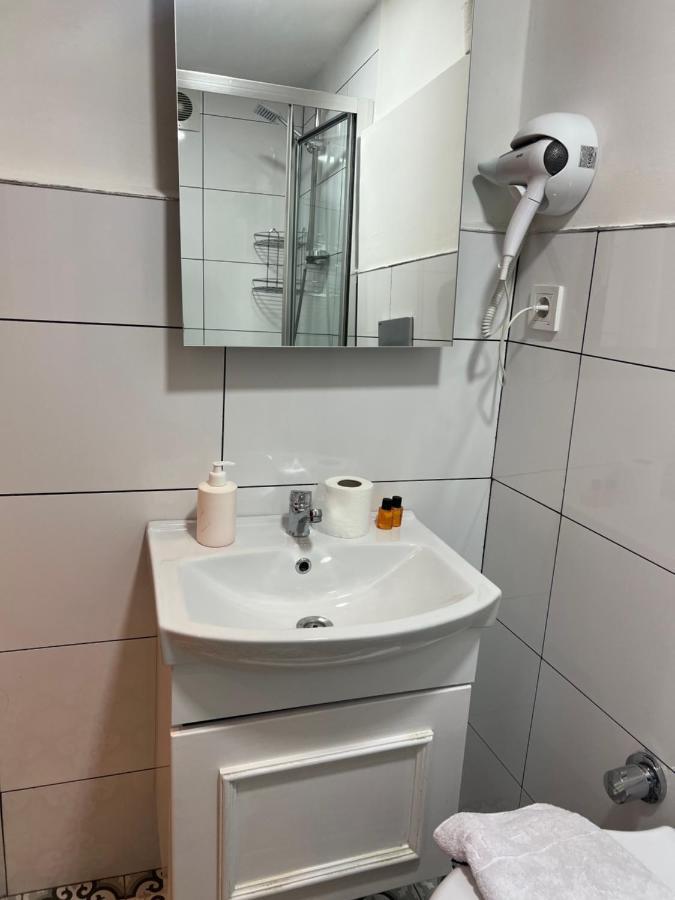 St Moscow Suites Taksim Истанбул Екстериор снимка